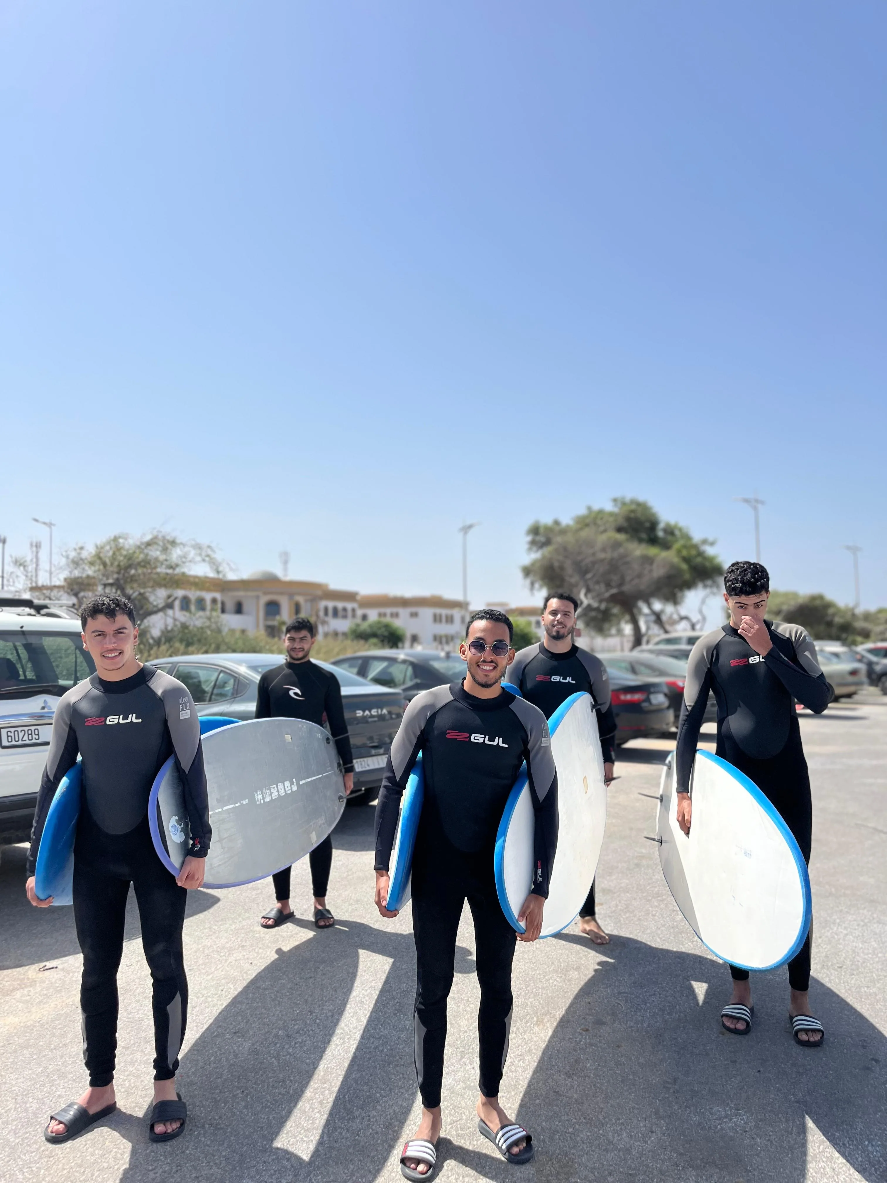 Surf camp en la playa de Essaouira, Marruecos